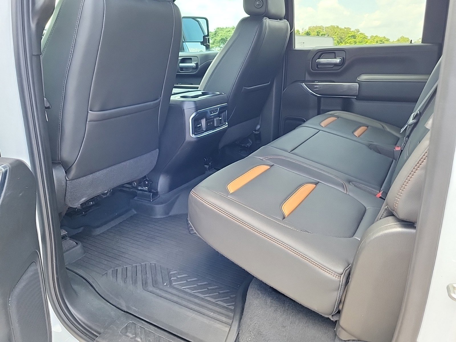 Used 2020 GMC Sierra 2500 AT4 w/ AT4 Premium Package image 12