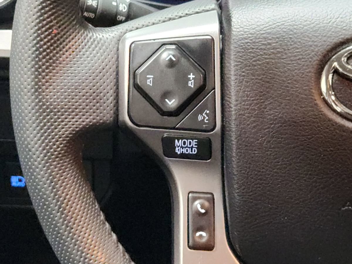 Used 2021 Toyota Tacoma SR5 RWD image 43