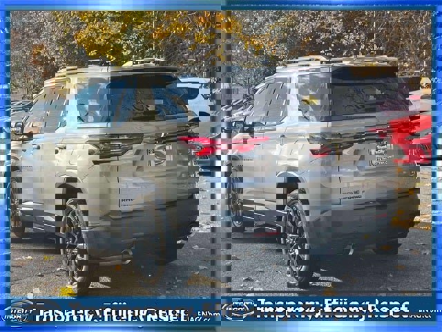 Used 2023 Chevrolet Traverse RS image 8