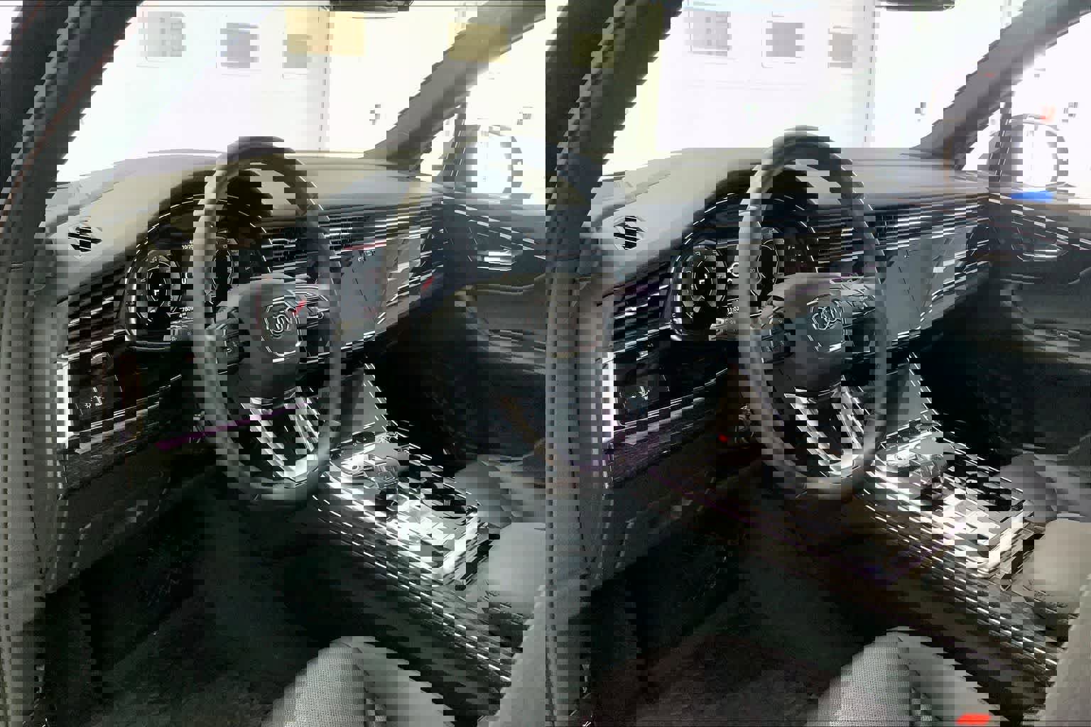 Used 2022 Audi Q7 3.0T Prestige w/ Prestige Package image 2