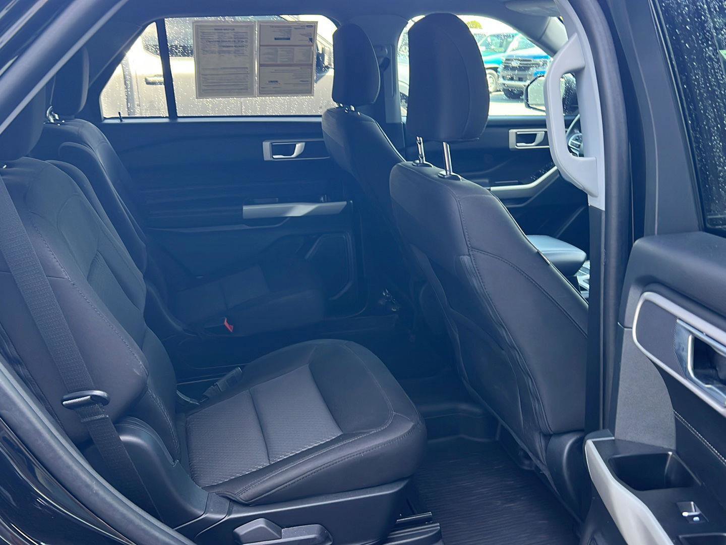 Certified 2023 Ford Explorer XLT RWD image 11