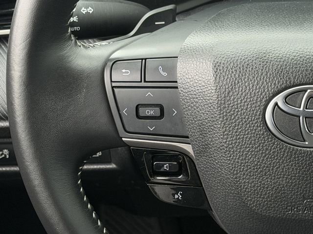 Used 2025 Toyota Camry SE FWD image 14