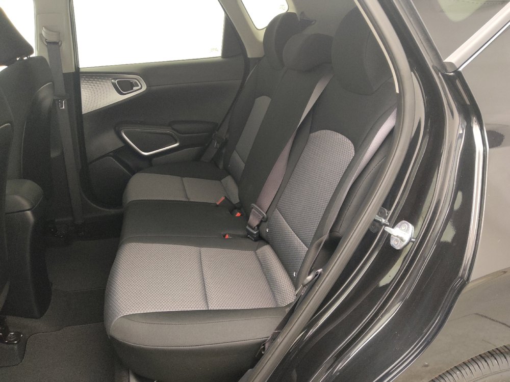 Used 2023 Kia Soul LX image 18