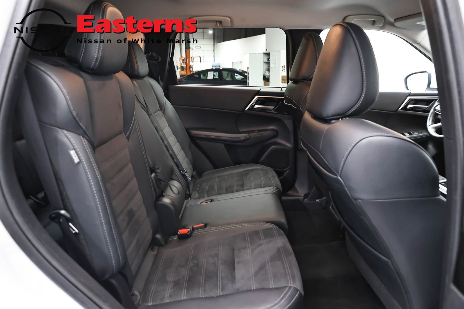 Used 2024 Mitsubishi Outlander AWD image 21