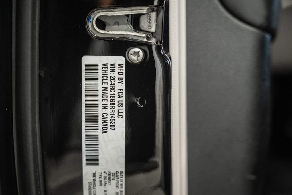Used 2024 Chrysler Pacifica Touring-L image 47