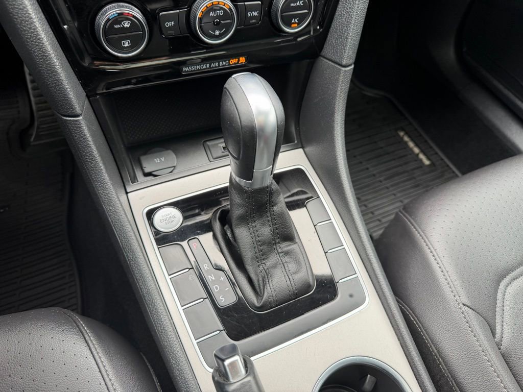 Used 2020 Volkswagen Passat 2.0T R-Line image 26