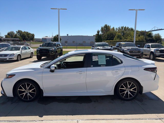 Used 2023 Toyota Camry SE FWD image 4