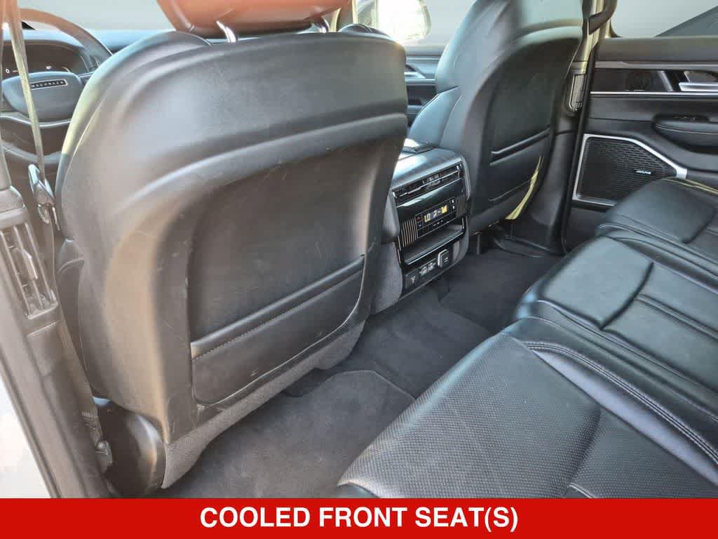 Used 2024 Jeep Wagoneer L Series II RWD image 18