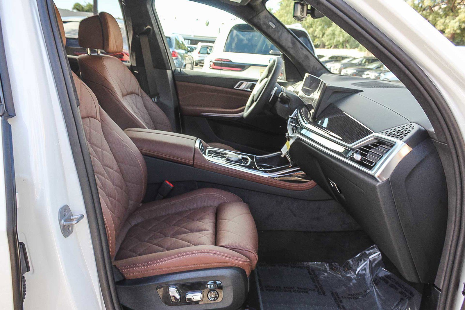 New 2026 BMW X7 xDrive40i w/ M Sport Package image 16