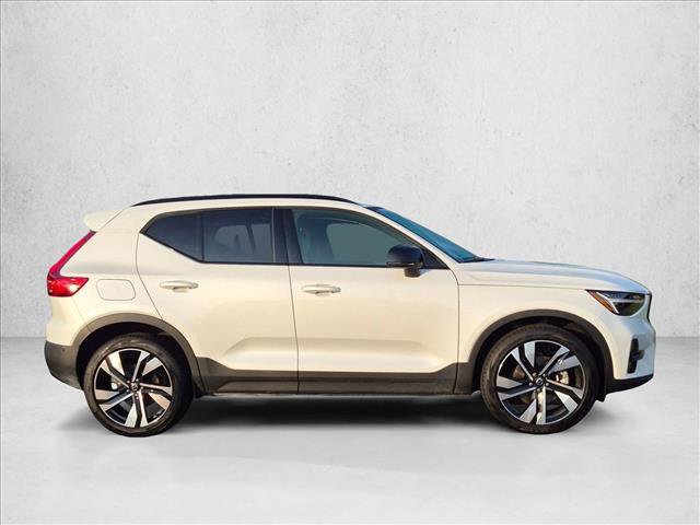 Used 2026 Volvo XC40 B5 Ultra w/ Protection Package Premier AWD/4WD image 4