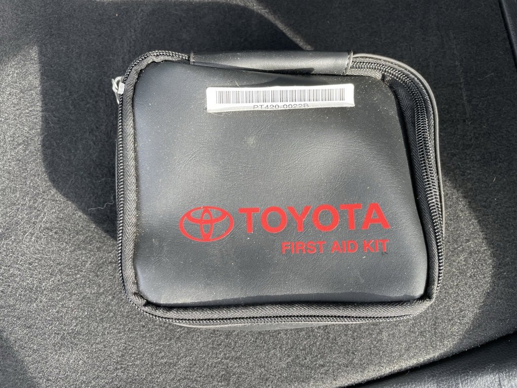 Used 2024 Toyota RAV4 XLE image 30