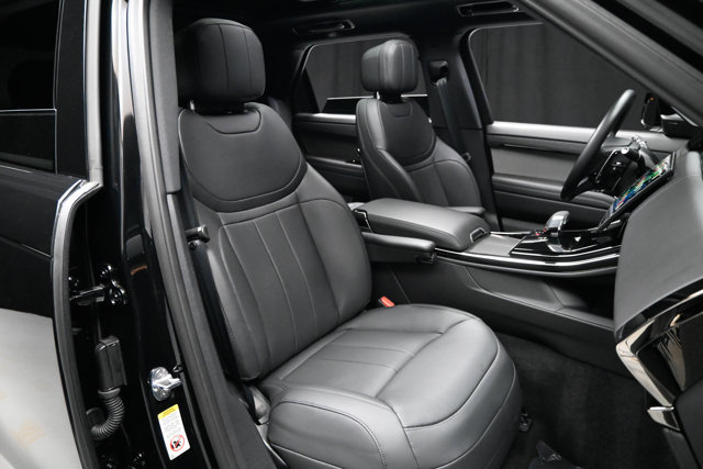 Used 2025 Land Rover Range Rover Sport SE AWD/4WD image 10