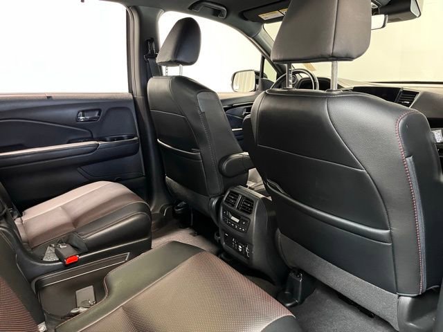 Used 2020 Honda Pilot Black Edition image 14