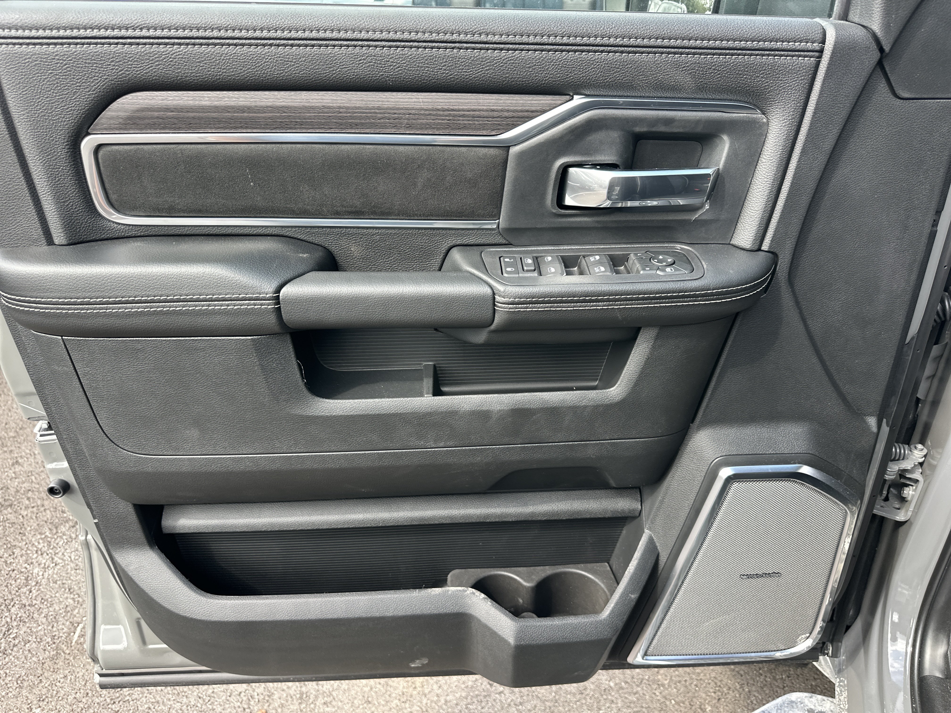 New 2027 RAM 5500 4x4 Crew Cab w/ Laramie Trim Package image 27