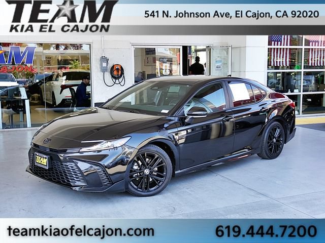 Used 2025 Toyota Camry SE w/ Convenience Package FWD image 1