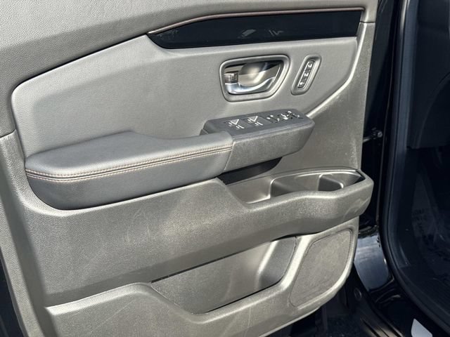 Certified 2025 Honda Pilot TrailSport image 18
