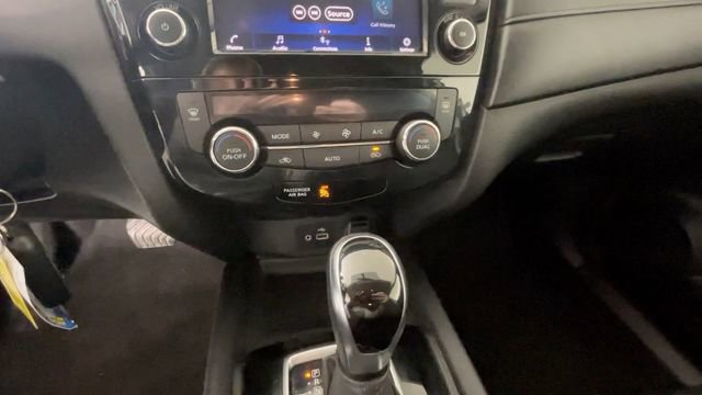 Used 2020 Nissan Rogue S FWD image 27