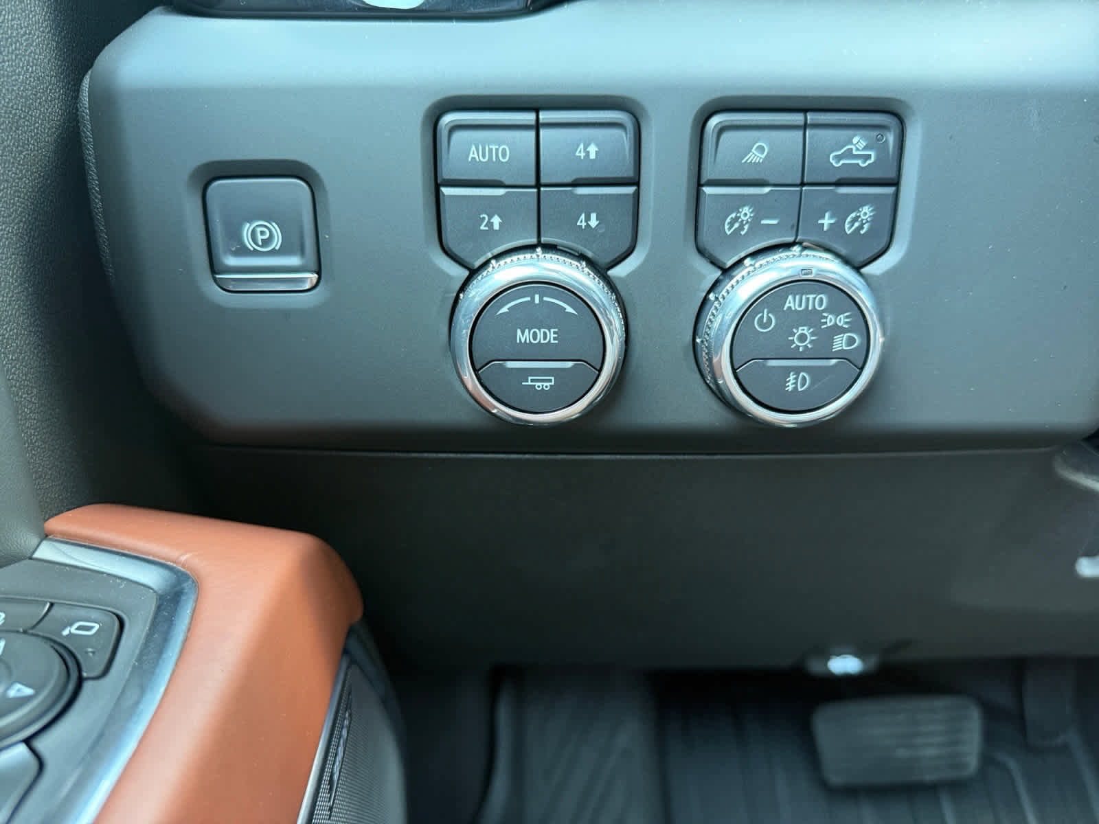 Used 2025 GMC Sierra 2500 Denali Ultimate AWD/4WD image 25