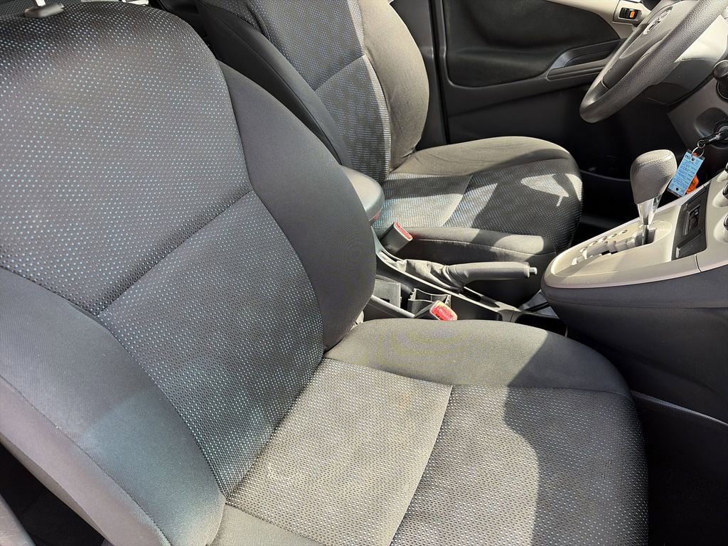 Used 2010 Toyota Matrix image 28