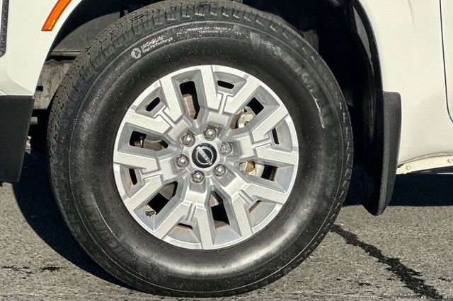 Used 2023 Nissan Frontier SV w/ SV Convenience Package image 34