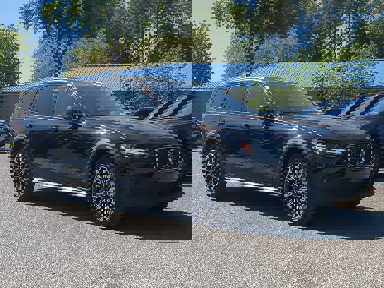 New 2025 Volvo V60 B5 Cross Country Ultra w/ Protection Package Premier image 2