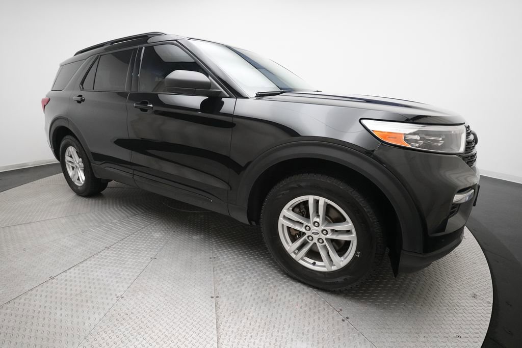 Used 2023 Ford Explorer XLT AWD/4WD image 36