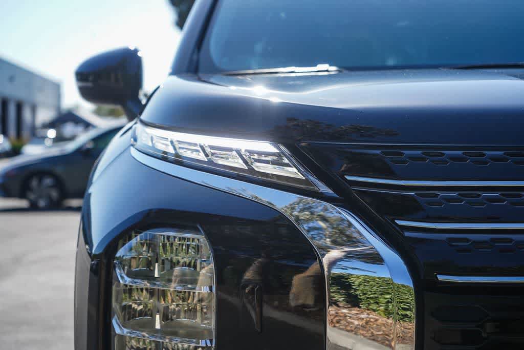 Used 2025 Mitsubishi Outlander ES AWD/4WD image 10