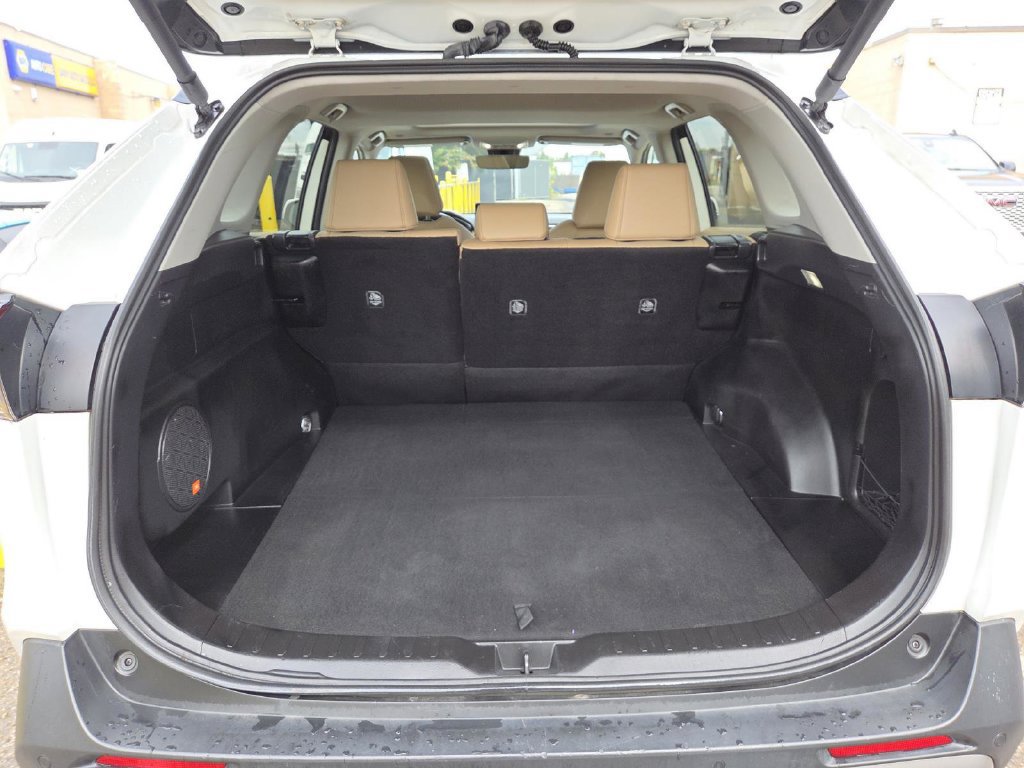 Used 2024 Toyota RAV4 Limited FWD image 17