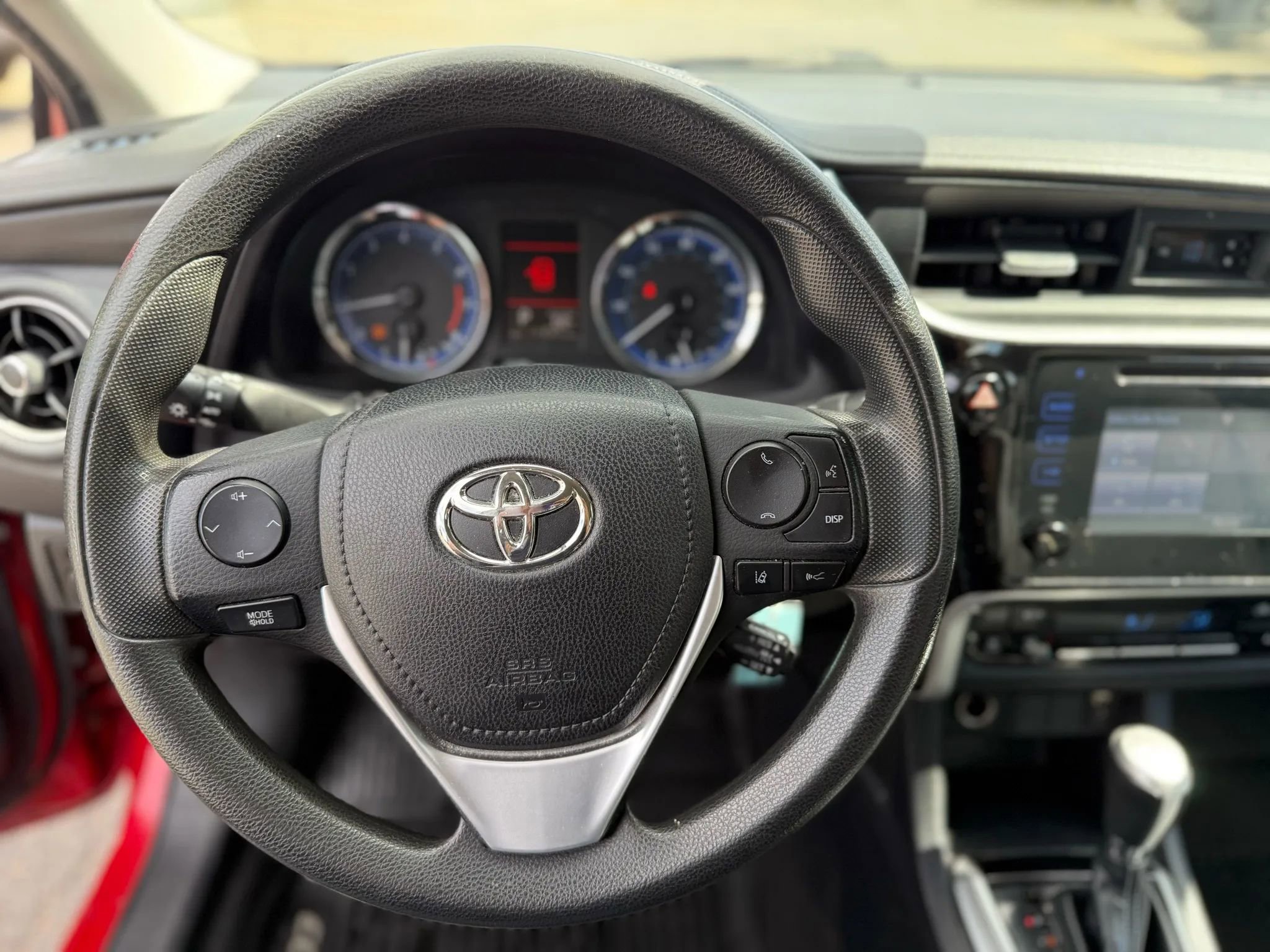 Used 2018 Toyota Corolla LE image 29