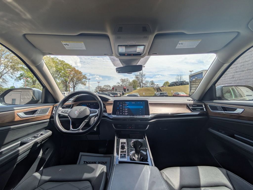Used 2025 Volkswagen Atlas SE FWD image 24