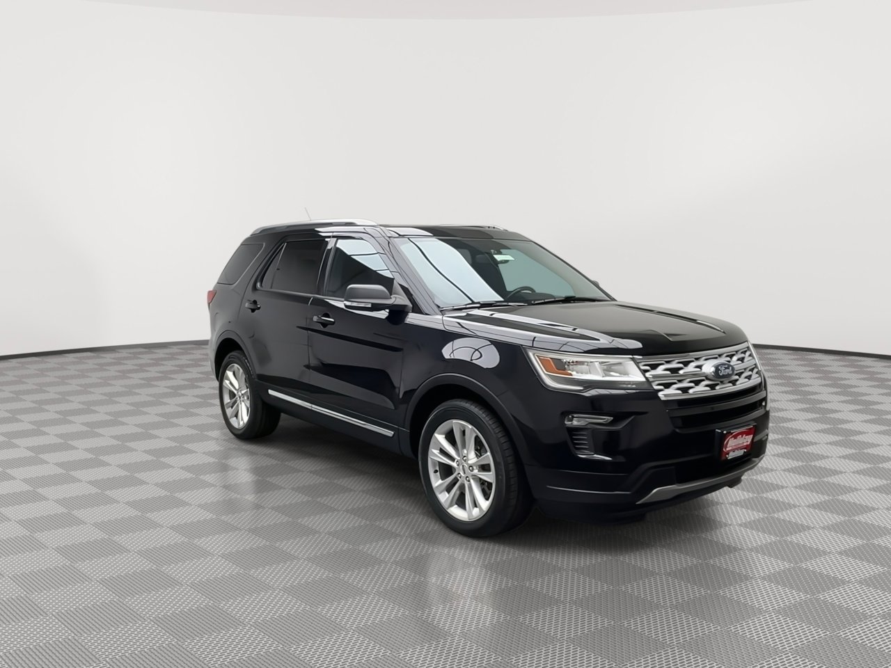 Used 2019 Ford Explorer XLT w/ Equipment Group 202A AWD/4WD image 38