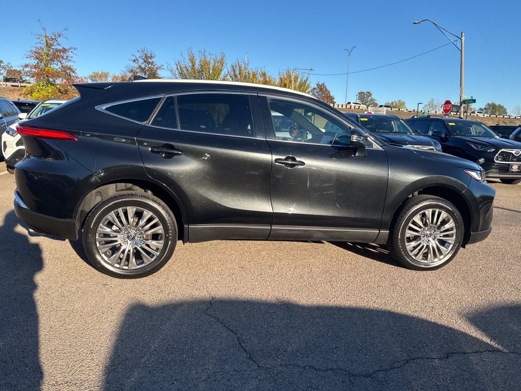 Used 2023 Toyota Venza XLE AWD/4WD image 10
