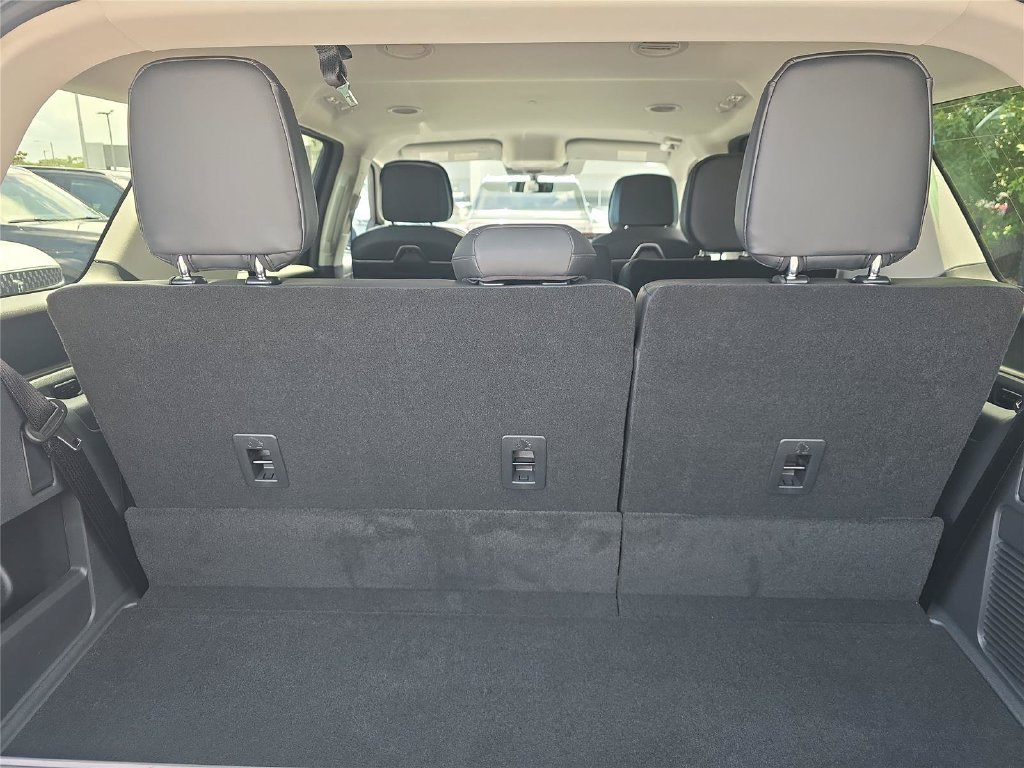 New 2027 Lincoln Navigator Premiere RWD image 9