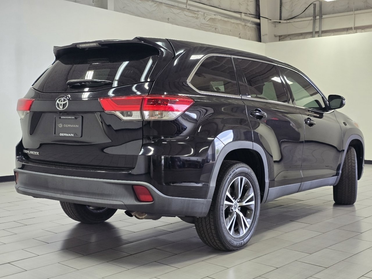 Certified 2019 Toyota Highlander LE FWD image 13