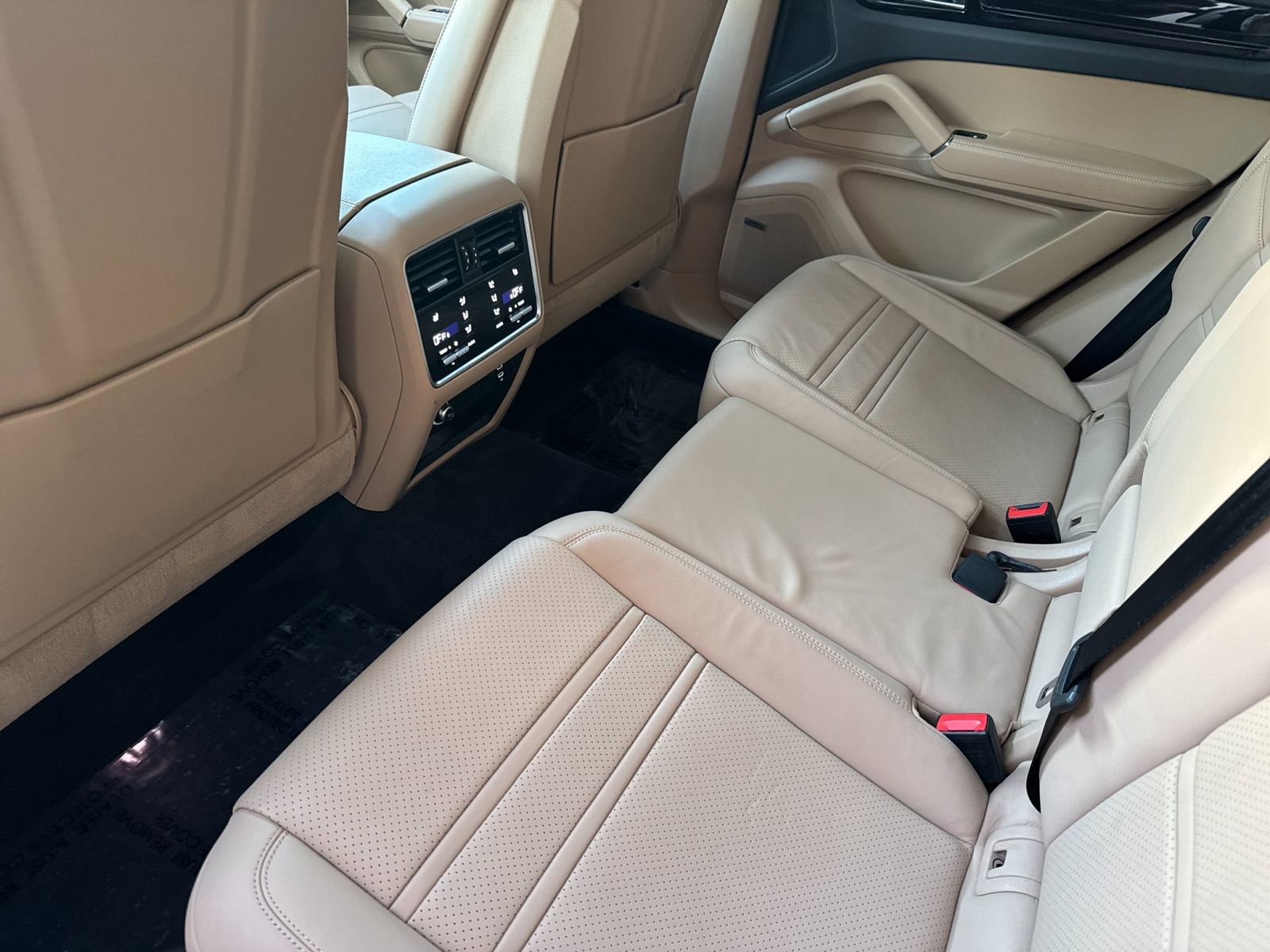 Certified 2022 Porsche Cayenne Coupe image 14