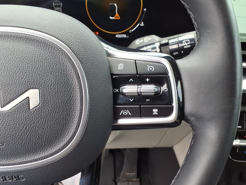Used 2022 Kia Carnival SX Prestige FWD image 36