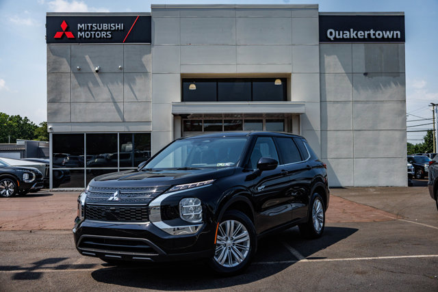 New 2025 Mitsubishi Outlander ES image 1