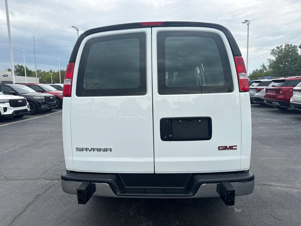Used 2024 GMC Savana 2500 w/ Driver Convenience Package RWD image 9