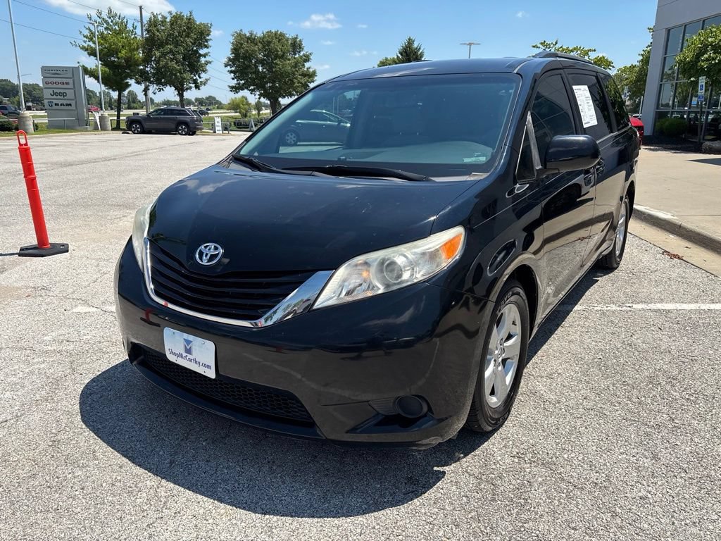 Used 2017 Toyota Sienna LE FWD image 12