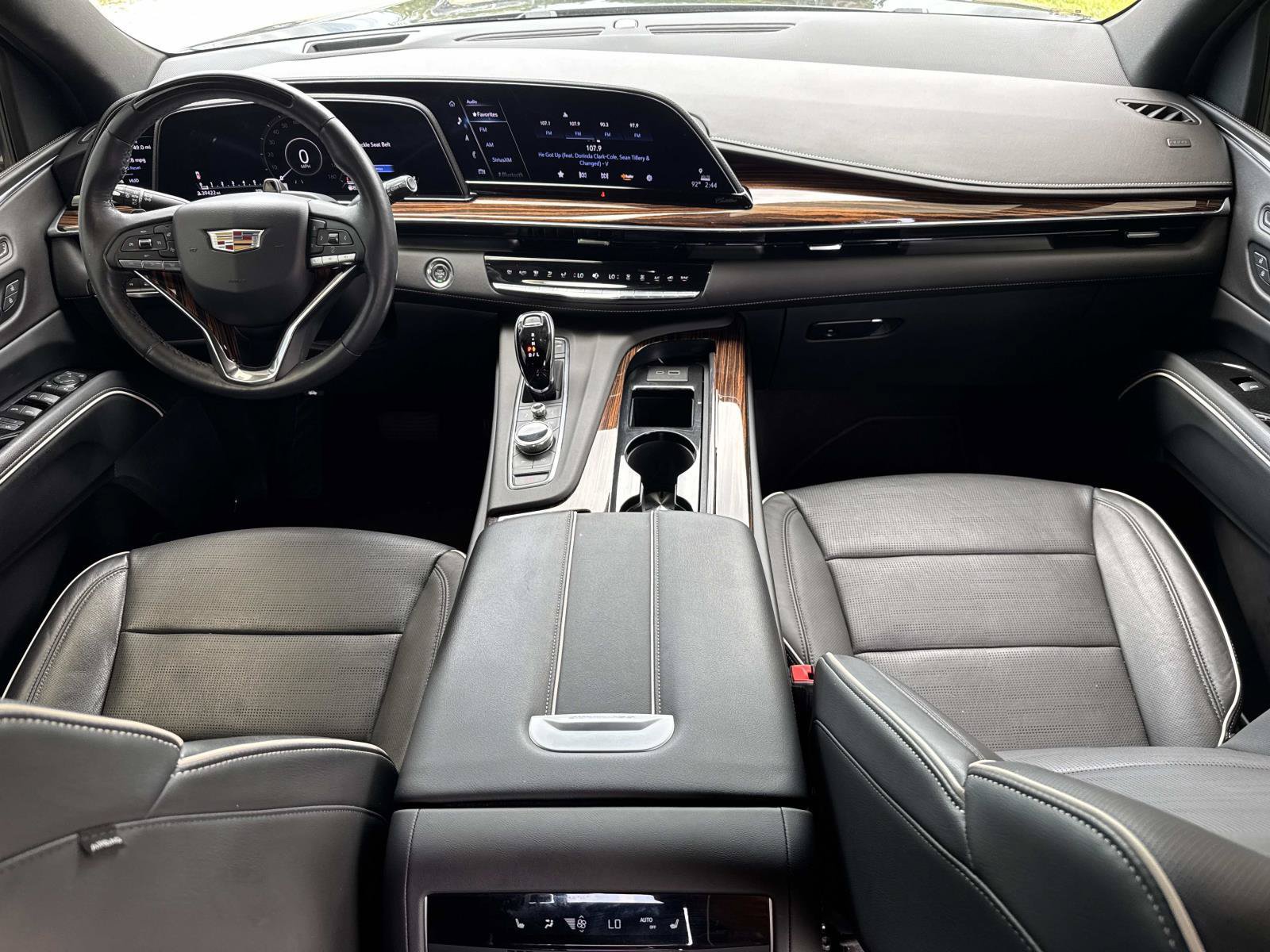 Used 2023 Cadillac Escalade Premium Luxury w/ LPO, Floor Liner Package AWD/4WD image 29