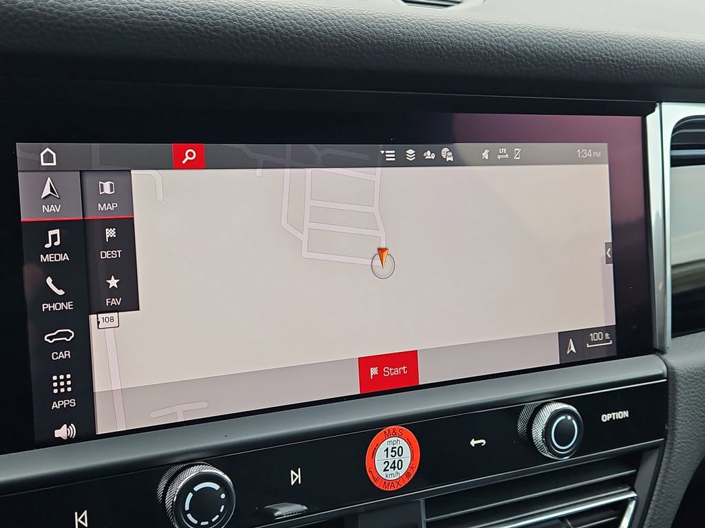 Certified 2025 Porsche Macan image 18