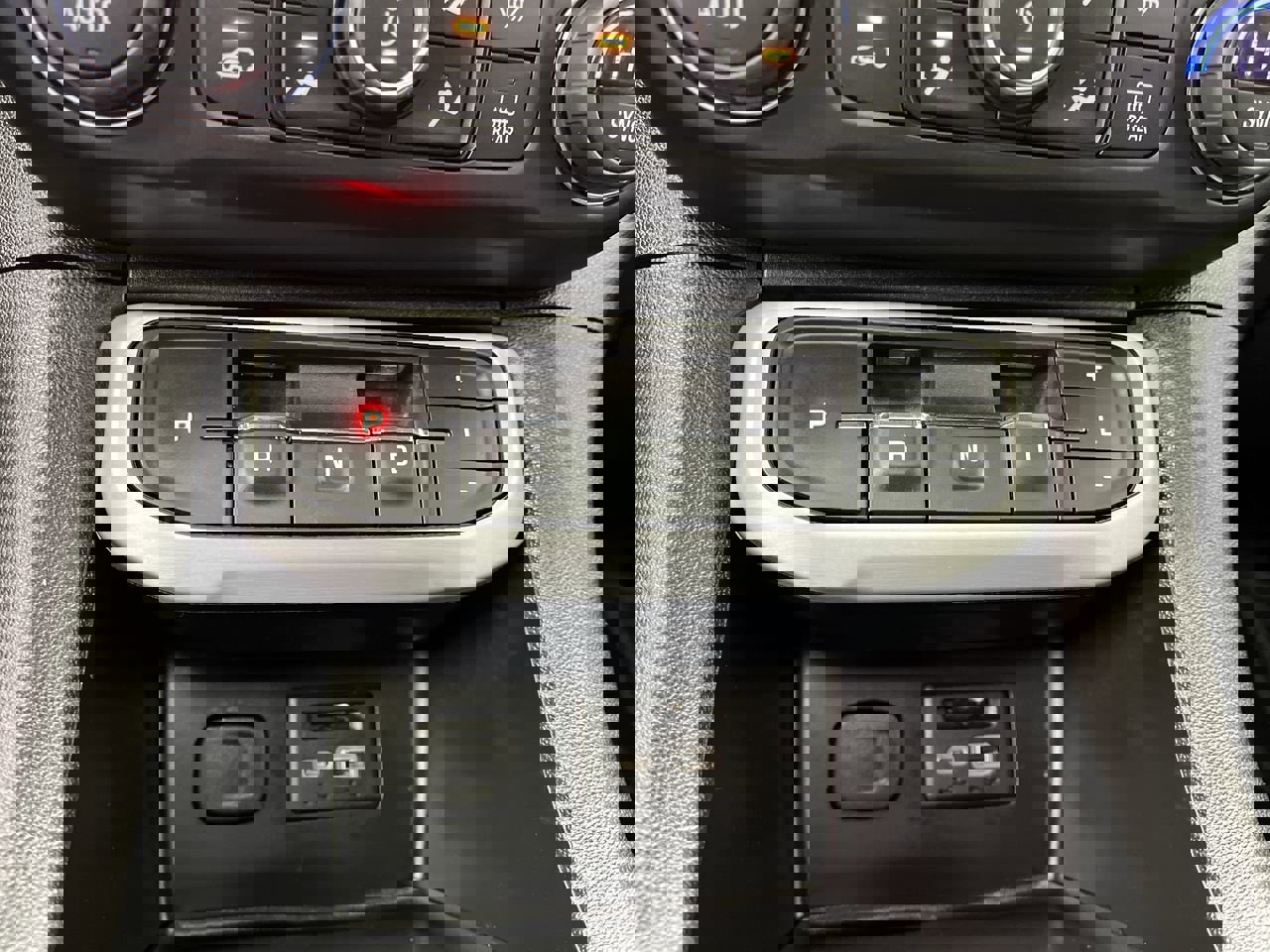 Certified 2022 GMC Acadia SLT w/ Preferred Package image 28