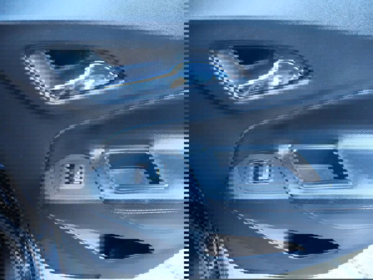 Used 2018 Chevrolet Equinox Premier image 28