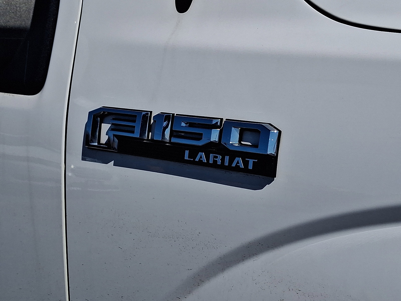 Used 2018 Ford F150 Lariat w/ Equipment Group 501A Mid image 9