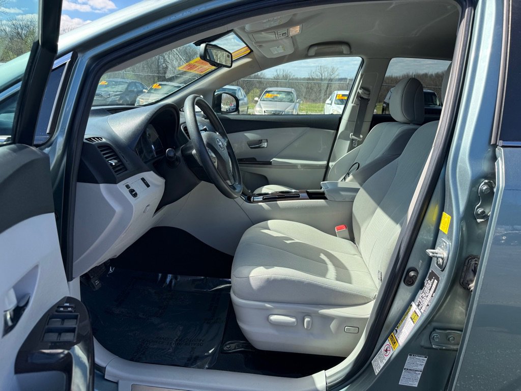 Used 2011 Toyota Venza AWD image 9