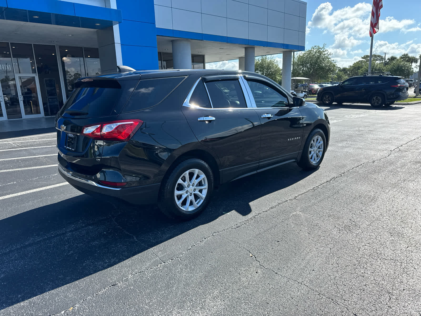 Used 2019 Chevrolet Equinox LT FWD image 3