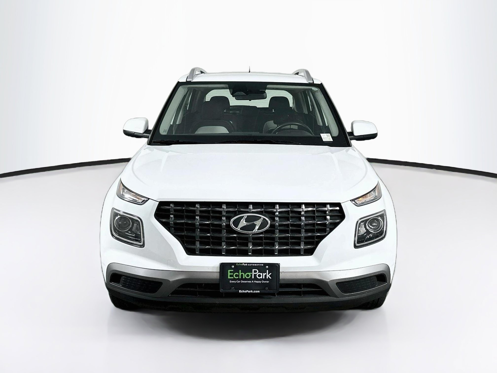 Used 2025 Hyundai Venue SEL FWD image 2