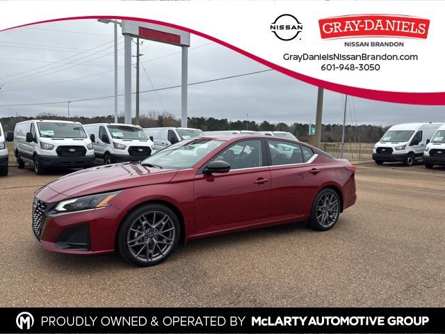 Certified 2024 Nissan Altima 2.0 SR image 1