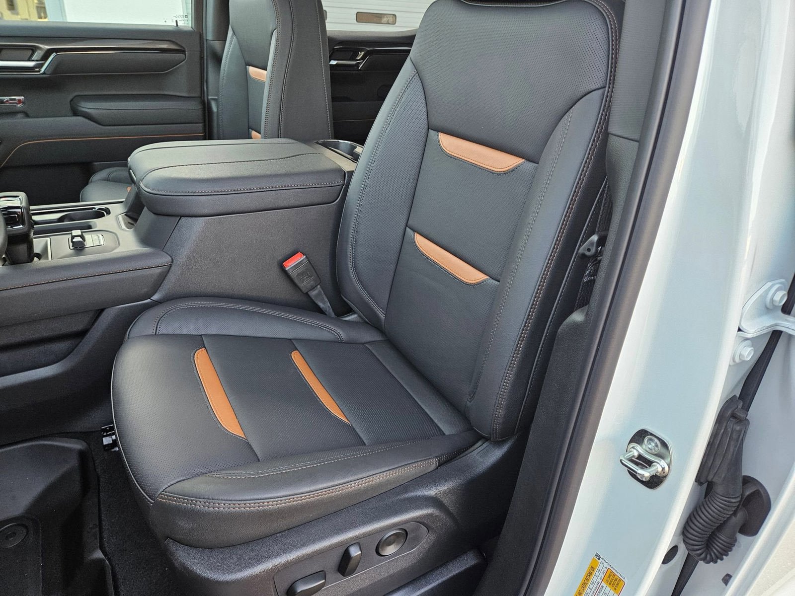 New 2026 GMC Sierra 1500 AT4 w/ AT4 Premium Package AWD/4WD image 24