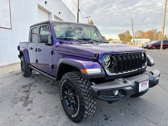 New 2026 Jeep Gladiator Sport AWD/4WD image 13
